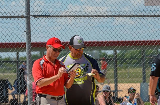 spnslopitch's tweet photo. Umpire and Coach SPN MB August 4 7 2017
.
#ProvincialPhotos #heysaskatoon #heylangley #heywinnipeg #heymoncton
.
⚾ 🇨🇦 🚀 🍺 ⚾ ⚾
.
Use #spnnationals2017 to share your posts on Facebook, Instagram and Twitter
.
#canada150 #justplayslopitch #littlemou… https://t.co/LXixI0mndY https://t.co/wxDn3Pi5k7