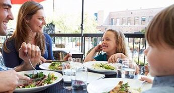 aron_hausler's tweet image. Awesome afternoon helping teams  explore ways to increase the amount of healthy food eaten by children
 #D3Challenge @ICTandDigitalSA @NVIFlinders