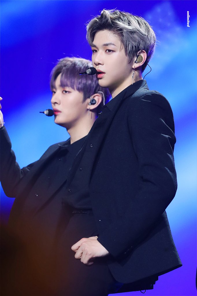 unlimited_dn's tweet photo. 180323 칠레 뮤직뱅크 #강다니엘 https://t.co/ihbQBAqBvp