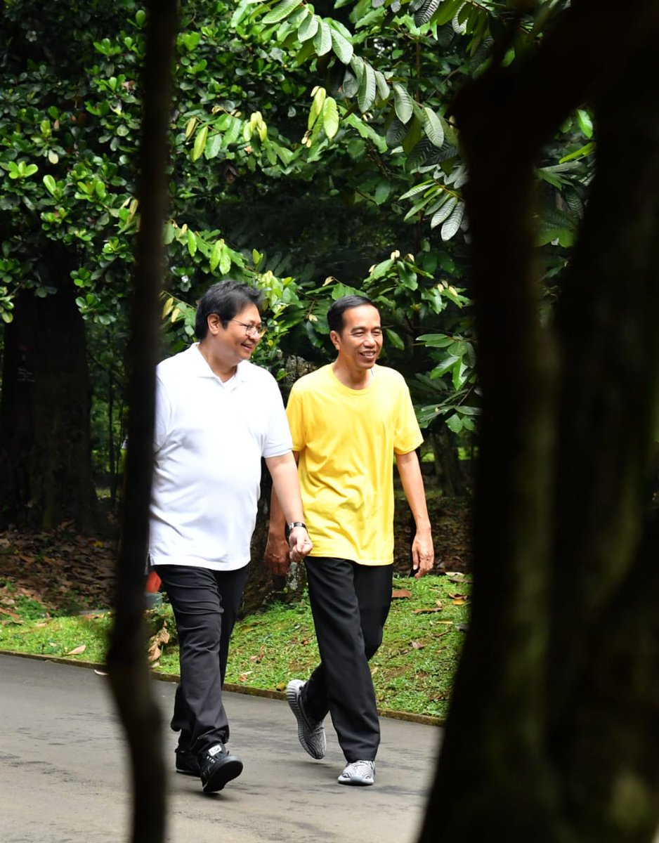 Jogging dengan Pak Airlangga di Istana Bogor biar sehat -Jkw