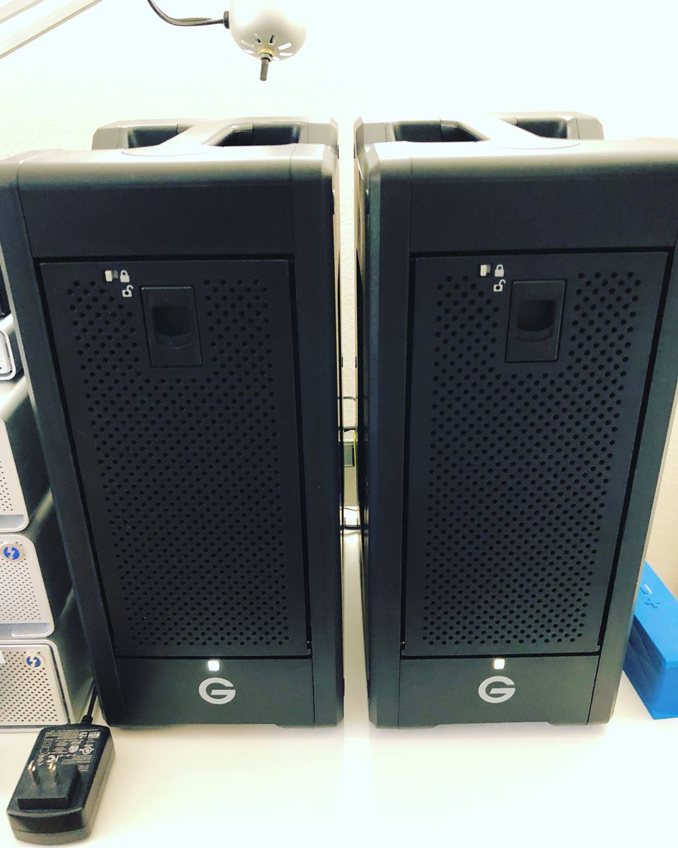 TheWonStudio's tweet photo. 48TB beasts at work. #filmeditor #postproduction #gspeedshuttle https://t.co/FS5ess4nHp