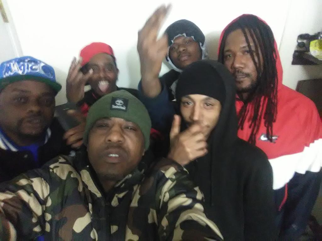 EmackReal's tweet image. Back stage ready to go on me and my crew y'all ready?