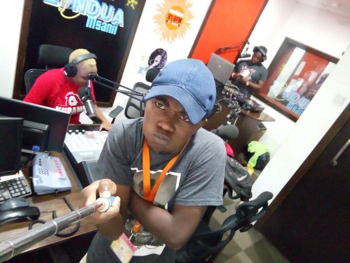 djklifftah's tweet photo. that KubambaTop30 countdown on KubambaRadio 91.6FM got me like this @TheMceeIvy
#KubambaAtTheNode https://t.co/yLg1vUNhYQ