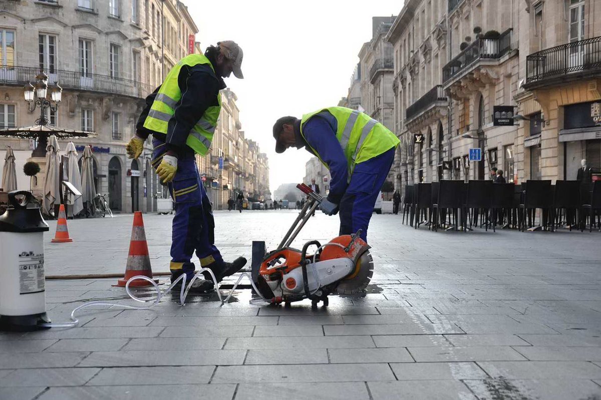 denisthomadensi's tweet photo. #coursdelintendance #bordeaux #24mars 2016
#regarderuneville
#watchacity
#lacourcarree https://t.co/npZlZ47WM0