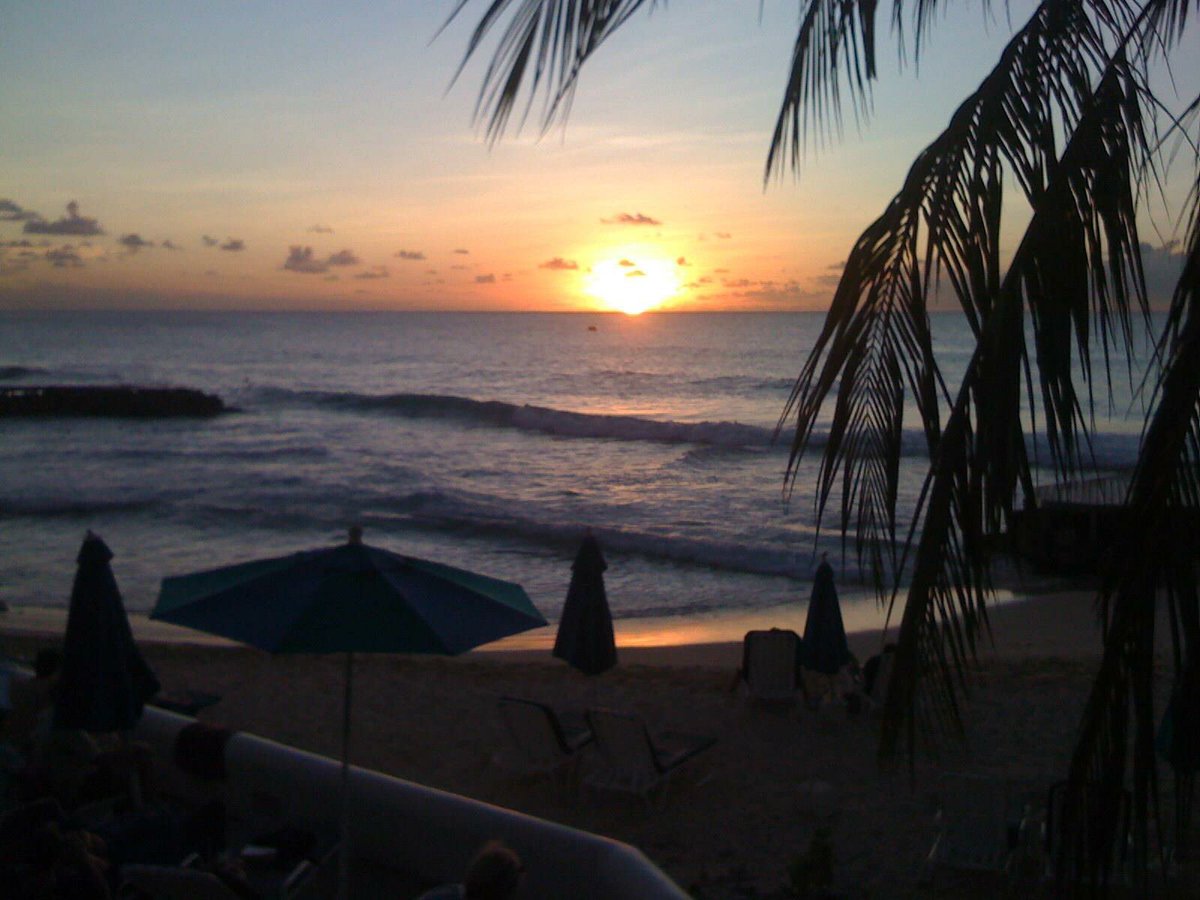 BimBirdy's tweet image. Day 24 ... Evening ...the early evening view from our balcony in Crystal Cove @ElegantHotels Barbados #marchphotochallenge #marchphotoaday