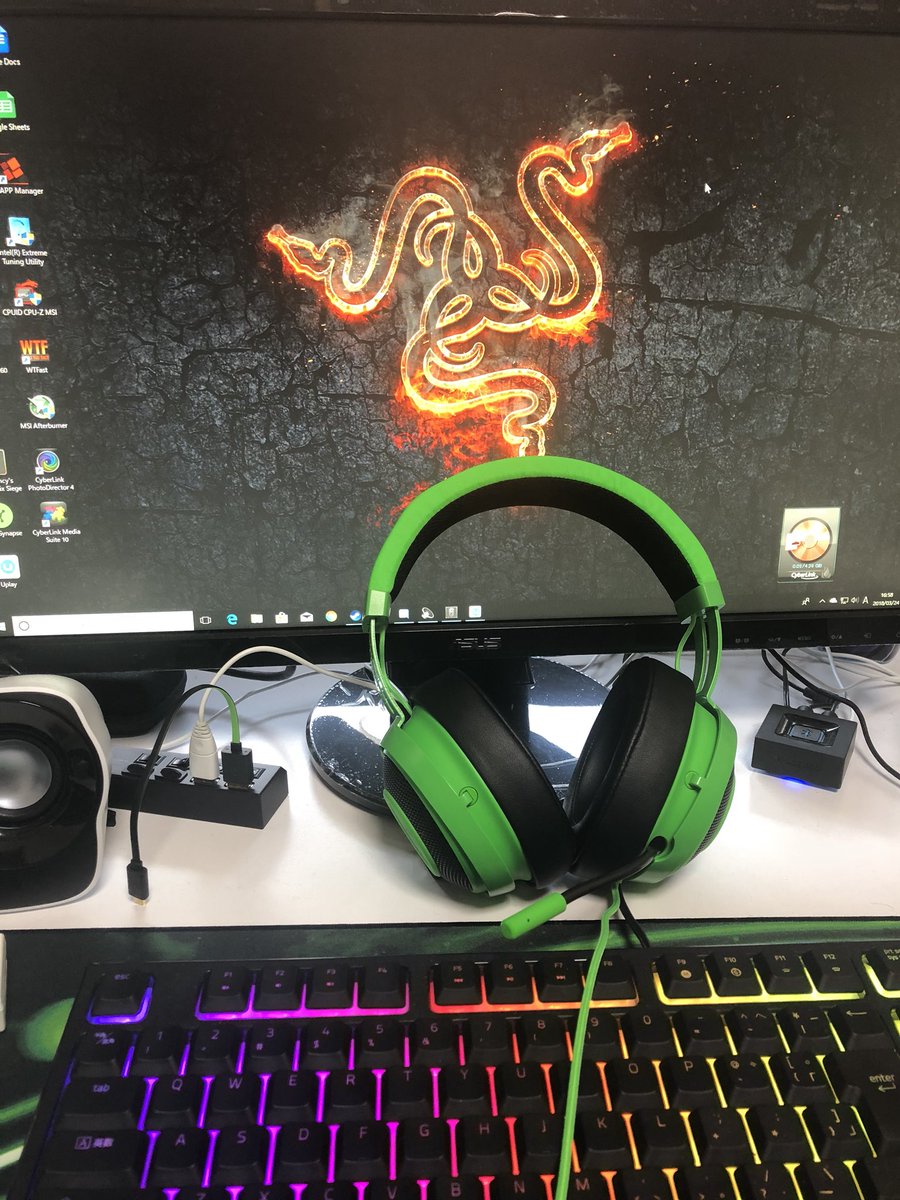 USF40_8855's tweet photo. しれっと購入
決算でちょっと安くなってて、つい出来心で。。。
軽いしハッキリ聞こえるしムレないし
コスパ良すぎぃ！！

#senaka_admin 
#nhgbsun 
#T_kenki 
#QooLAmD 
#Apple_Gaming33 
#teru9232 
#RazerJP https://t.co/iEEjGjYljn