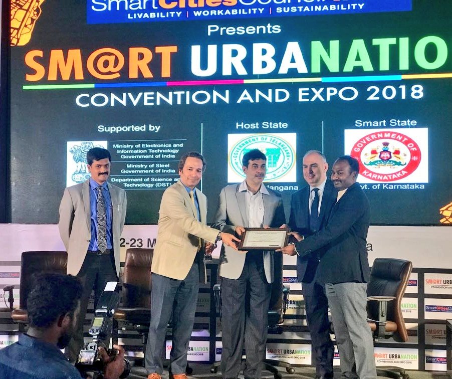 SuratSmartCity's tweet photo. Shri. @mnagarajan, CEO Surat Smart City Development Limited, awarded with Most Popular SPV CEO, at the '5th SMART CITIES SUMMIT/ Sm@rt Urbanation 2018' by @SmartCitiesIn
#SmartCity #SmartU18 https://t.co/TgUvTQrs9h