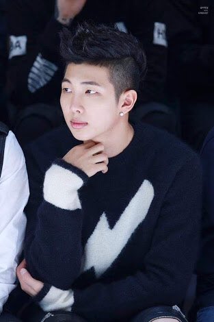 mahamq_'s tweet photo. This is not the drill.
Black haired Namjoon is back
@BTS_twt https://t.co/2wbPh0G2nr