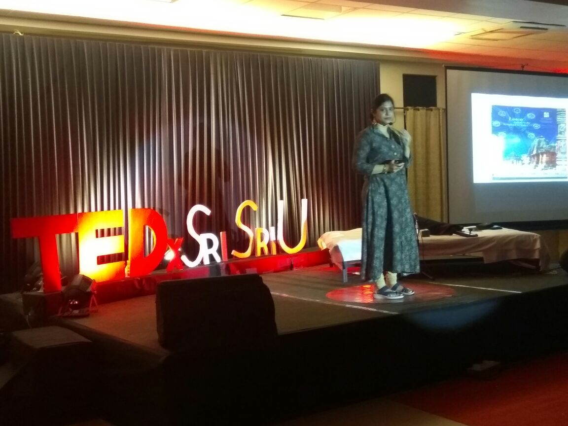nirajnow's tweet photo. "The function of art is fulfilled when it is communicated or shared with audience. One idea leads to another idea, another leads to one other idea, that's how music progresses." - @anupama_bhagwat
@SriSriU
#TEDxSriSriU #SolveFor https://t.co/trusbxS3zb