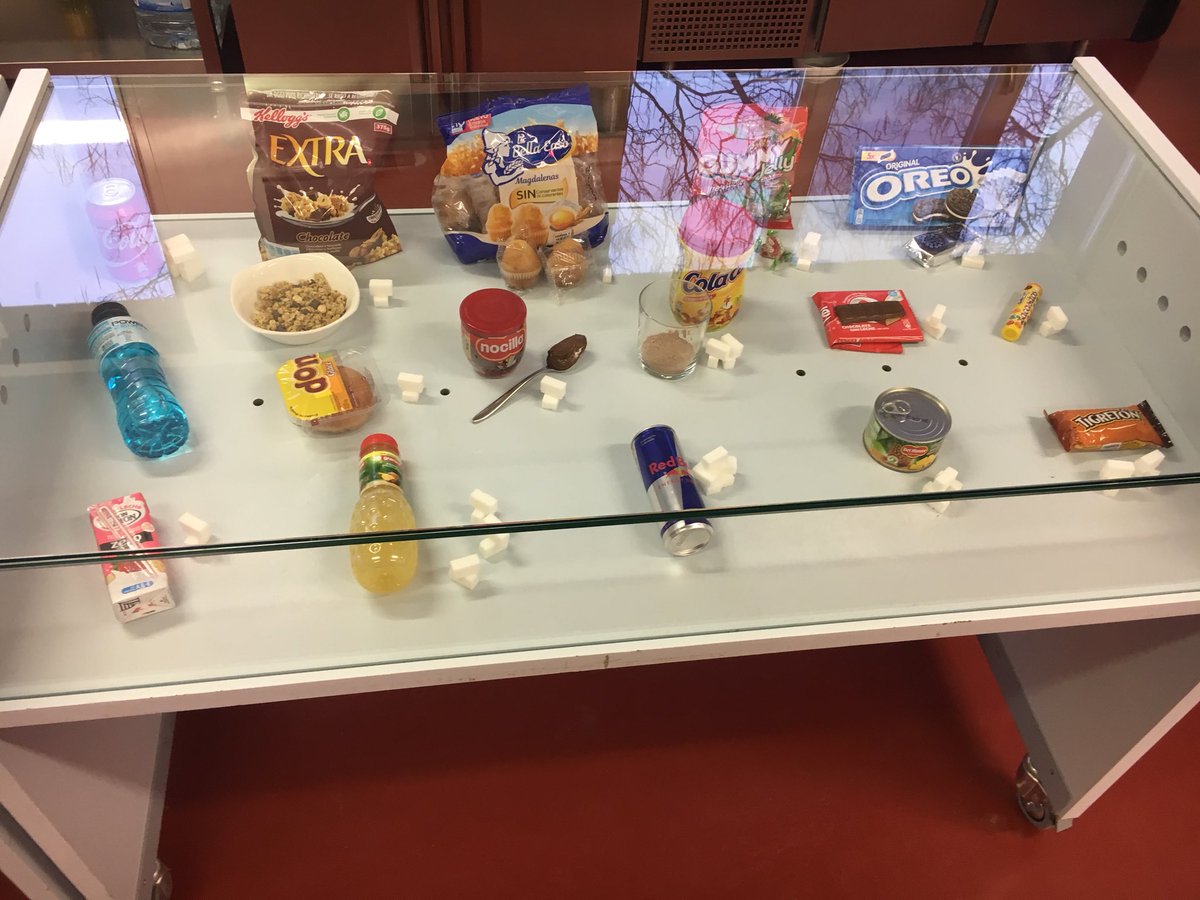 Mimitorresm's tweet photo. I això comença ja #JPO @uvic_ucc @UVic_FCSB #Grau en #Nutrició #Humana i #Dietètica https://t.co/r5nedSwu4r
