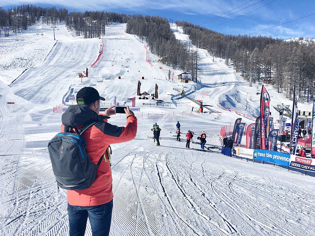 Terrain de jeu pour cette belle journée à <a href="/SerreChe_FR/">☀️Serre Chevalier Vallée Briançon ❄️</a> 📲 #TrophéeSerreChevalier #SerreChevalier