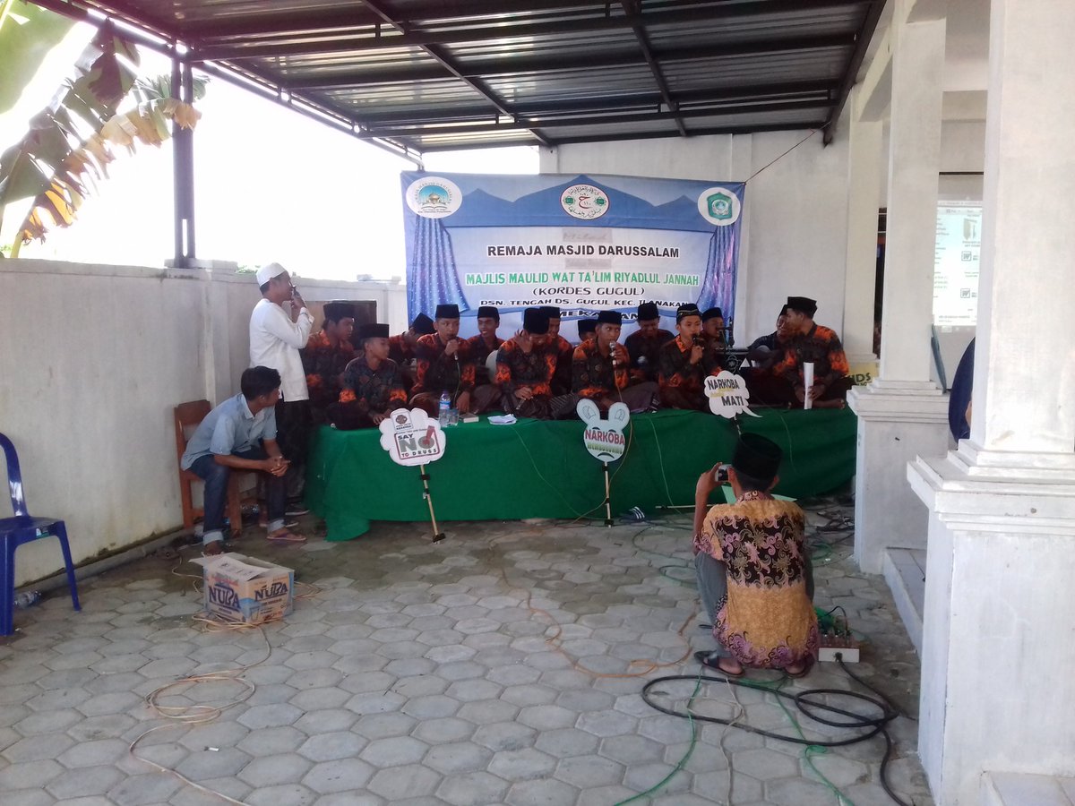 MimingSundini's tweet photo. Sosialisasi Bahaya Narkoba tema "Remaja Melawan Narkoba" bersama Komisi I DPRD Kab.Pamekasan,Kapolsek,Danramil &amp; Ibu PKK desa Gugul Kec.Tlanakan
#Baktipendampingdesa 
#TPPIJawaTimur
@jokowi 
@EkoSandjojo @anwsanusi 
@madjid_taufik @fachrilabalado 
@DewantoAndry 
@P3MDPamekasan https://t.co/c7RU12ZFTK
