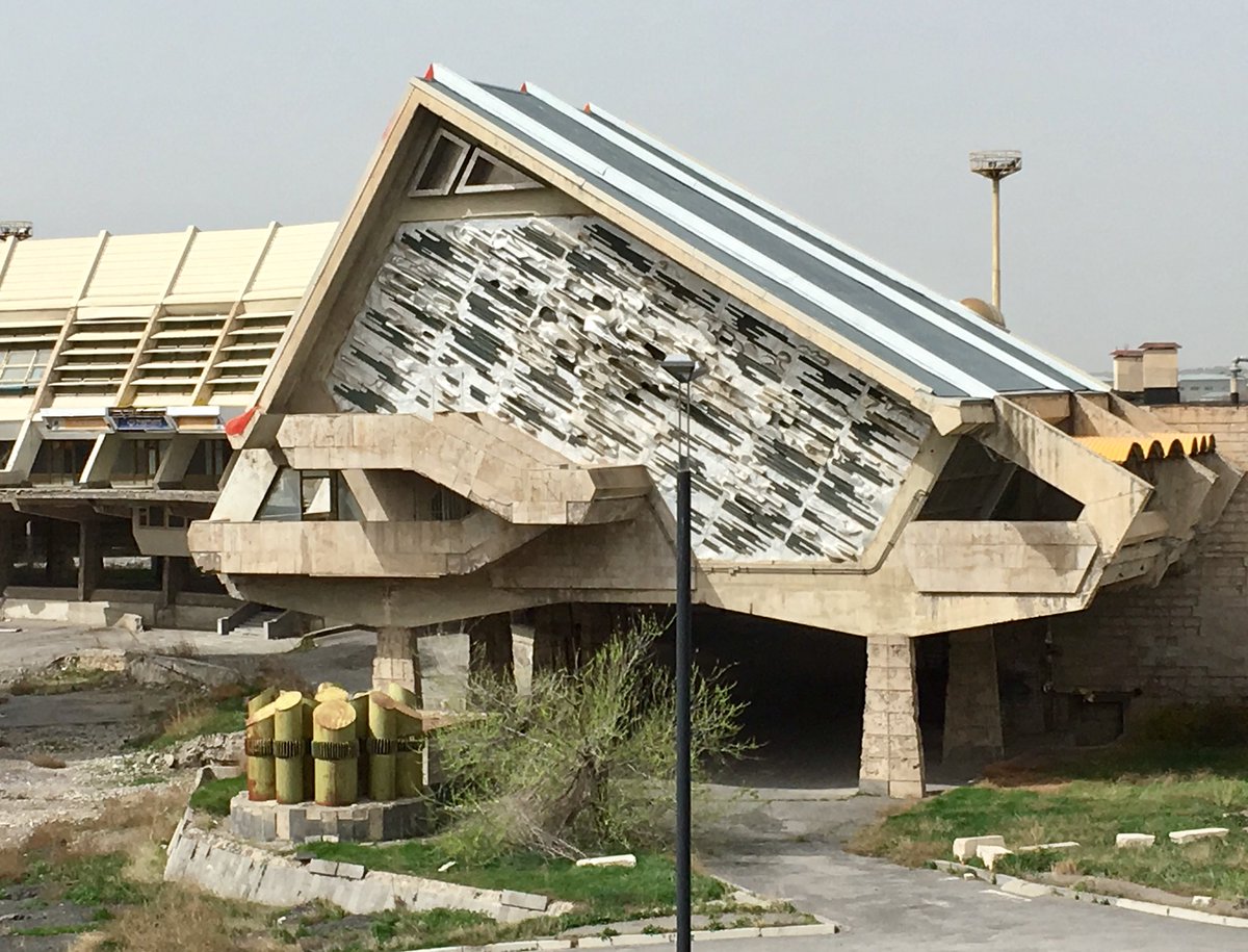 Yerevan’s former airport is incredible #yerevan #concrete #brutalist <a href="/sovietvisuals/">Soviet Visuals</a> <a href="/BrutalHouse/">This Brutal House</a>
