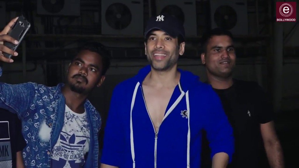 NEWSTotalIndia's tweet photo. Padman : Tusshar Kapoor Spotted At Screening | e-Bollywood https://t.co/dCZonhoyAl https://t.co/lRy8PAPwOj