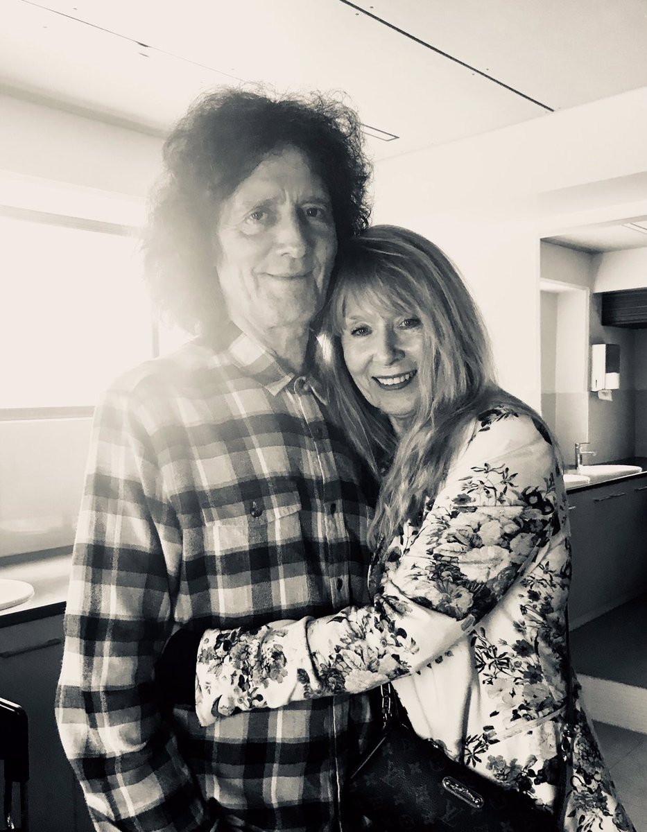 GilbertOSull_'s tweet photo. Backstage in Perth...
#showtime #perth #gosaustraliatour2018 #gilbert50 #50yearsofmusic https://t.co/k8H61wKayd