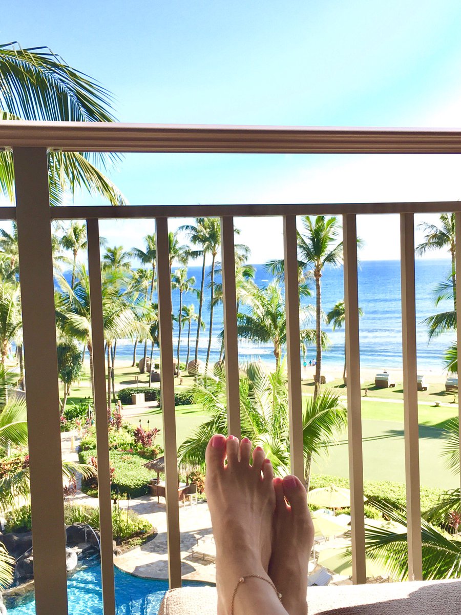 Vacation view🌴

#paradise #islandlife #maui #mauivacation #mauinokaoi #hawaii #hawaiilife #vacation #beautifulday #mauilove #hilife #hawaiiliving #lovehawaii #surf #beach #beachgirl #beachlife #beachlover #aloha #luckywelivehawaii #lethawaiihappen 
#マウイ #バケーション #ハワイ