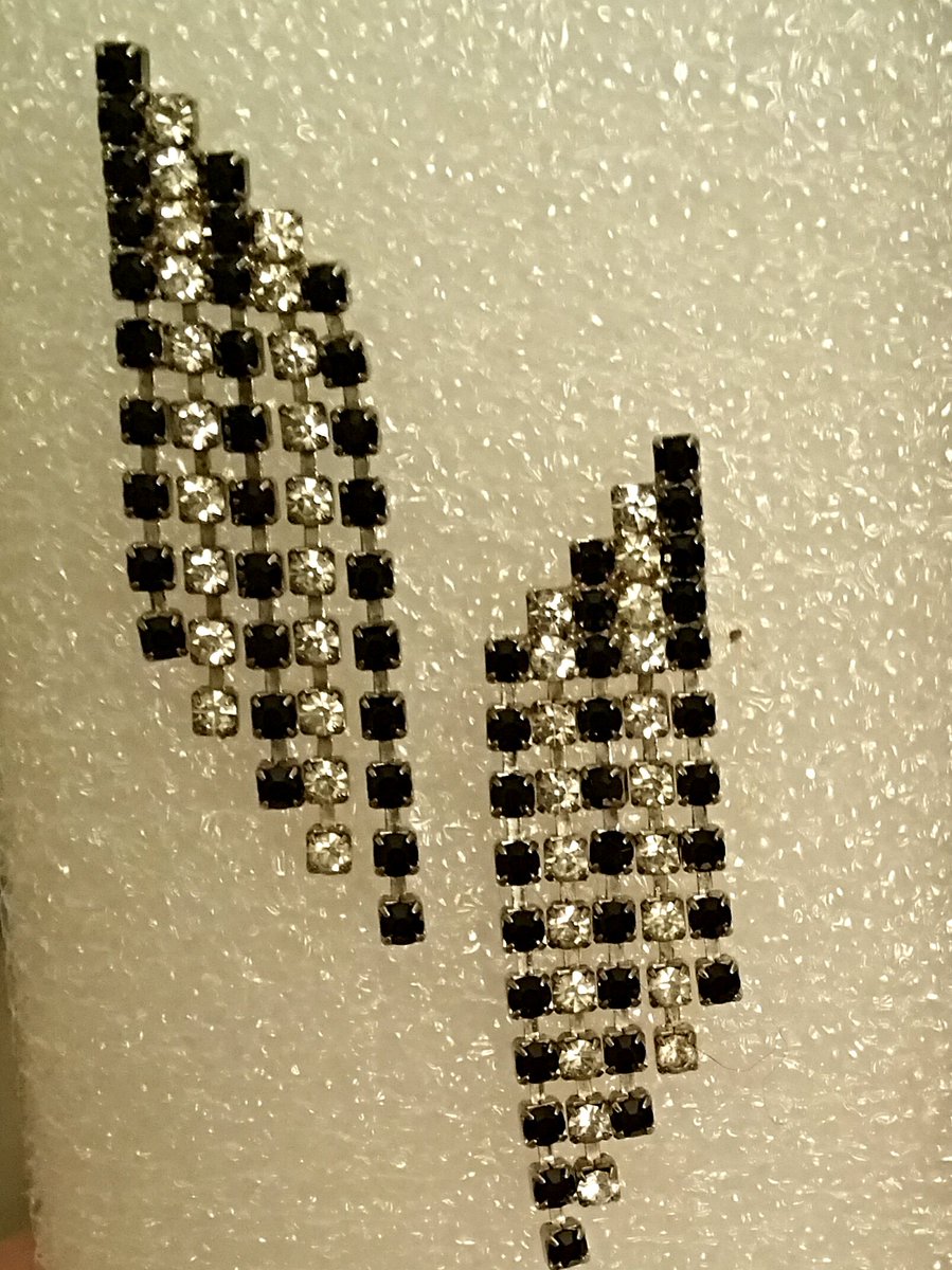 snazzycrafter's tweet image. #Etsy # black and white # rhinestonecrystals #LonaBsCreations.Etsy.com #weddingbling