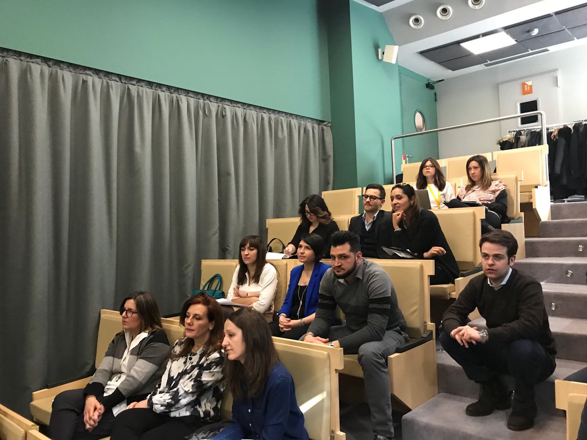 AndreaPitturru's tweet photo. È il momento delle prime domande dopo la prima presentazione: ecco la giuria, composta da @M4F4LD1D4
@iosonocipinella
@alkatim

#NinjaFactory #DigitalNinja https://t.co/TX45P5I3xW