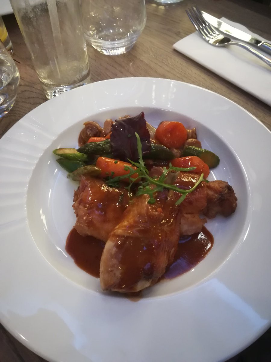 micaeldebast's tweet photo. Merci à toute l'équipe du @BistrotdeParis pour cette super soirée et à @NorbertTarayre pour ce petit échange Facetime ! https://t.co/uEgYNFD0kb