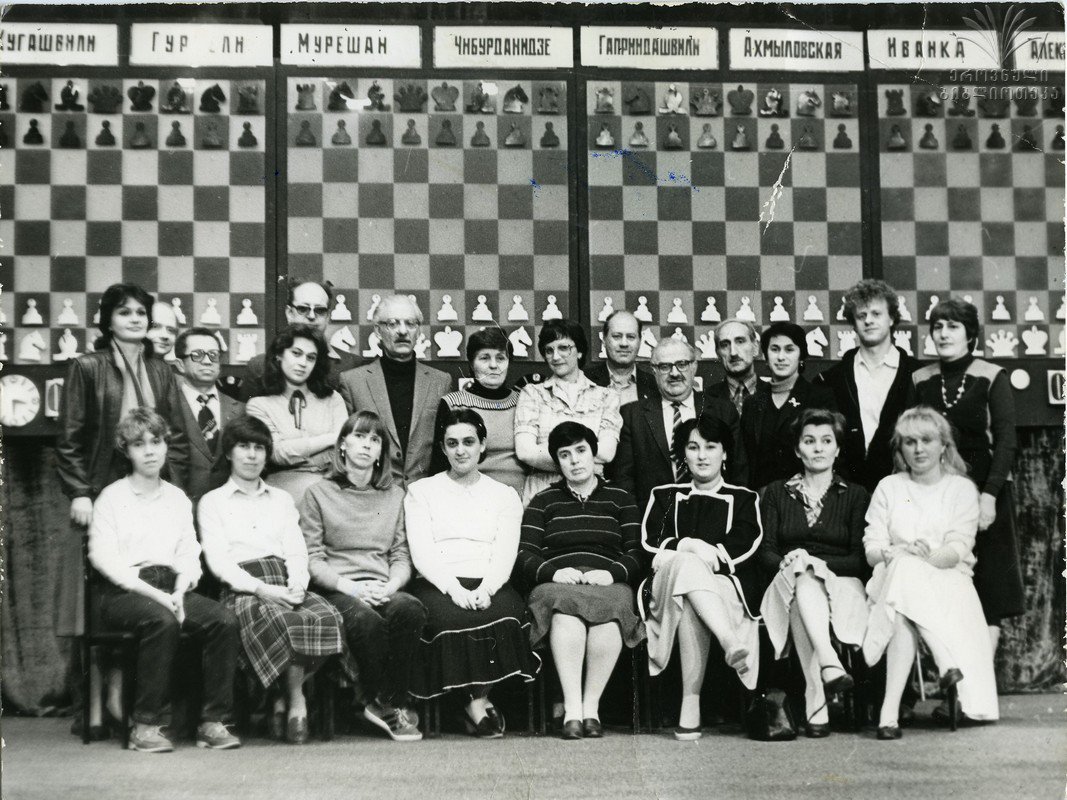 dgriffinchess's tweet photo. International women's tournament at Tbilisi, April 1984. Front row, left to right: @PiaCramling, Marta Litinskaya, Elena Akhmylovskaya, Maia Chiburdanidze, Nona Gaprindashvili, Nino Gurieli... 3rd from right, back row - Nana Alexandria. (Source: https://t.co/hcQxt5kjcH.) #chess https://t.co/KE6gwqJiXR