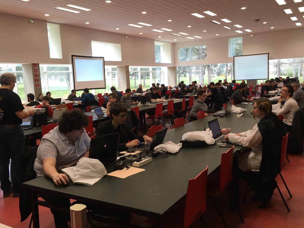 QuaiLab's tweet photo. #codingUp c’est parti pour la résolution des égnigmes bon coding à tous les participants ! https://t.co/o5RUSBnimm