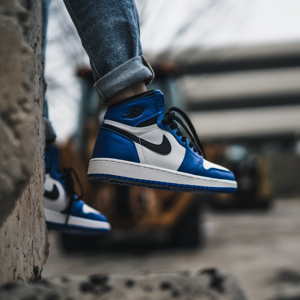 obsidian jordan 1 footlocker
