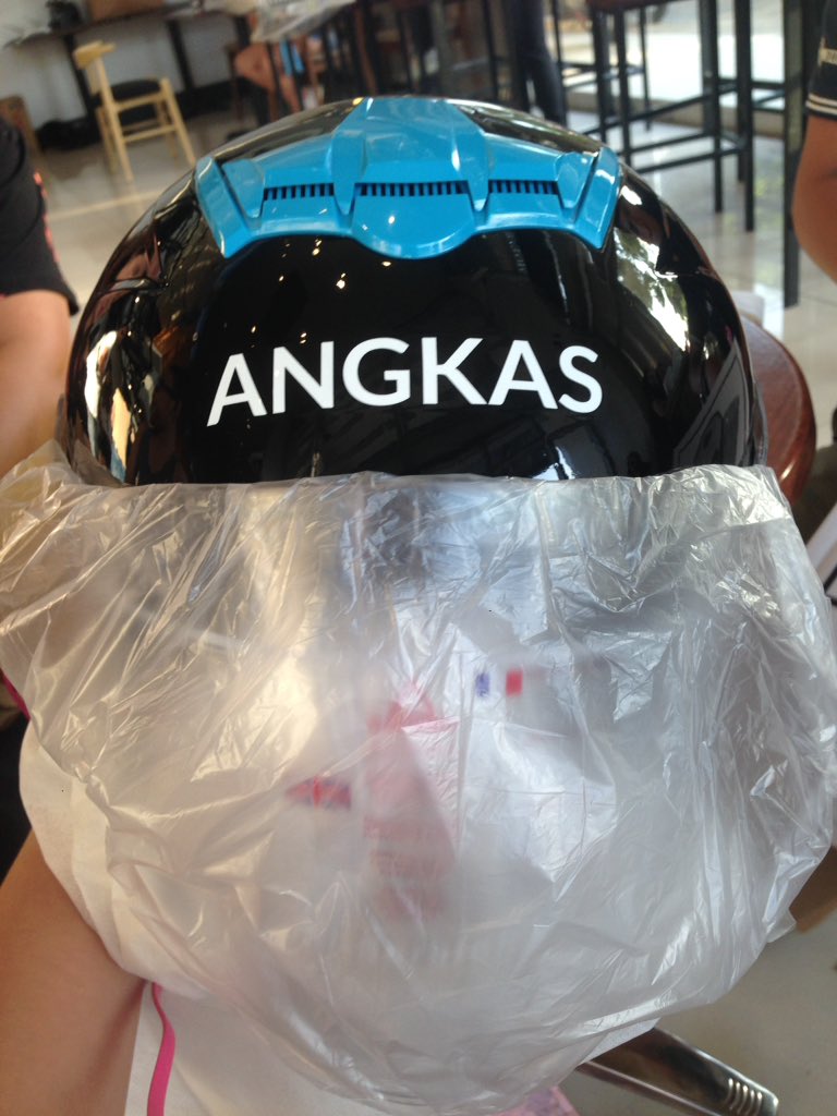 heyyateyaa's tweet photo. Thank you @angkas 🤣 #InsideRacingBikeFestival2018
#WeNeedAngkas https://t.co/2odLOUQSsi