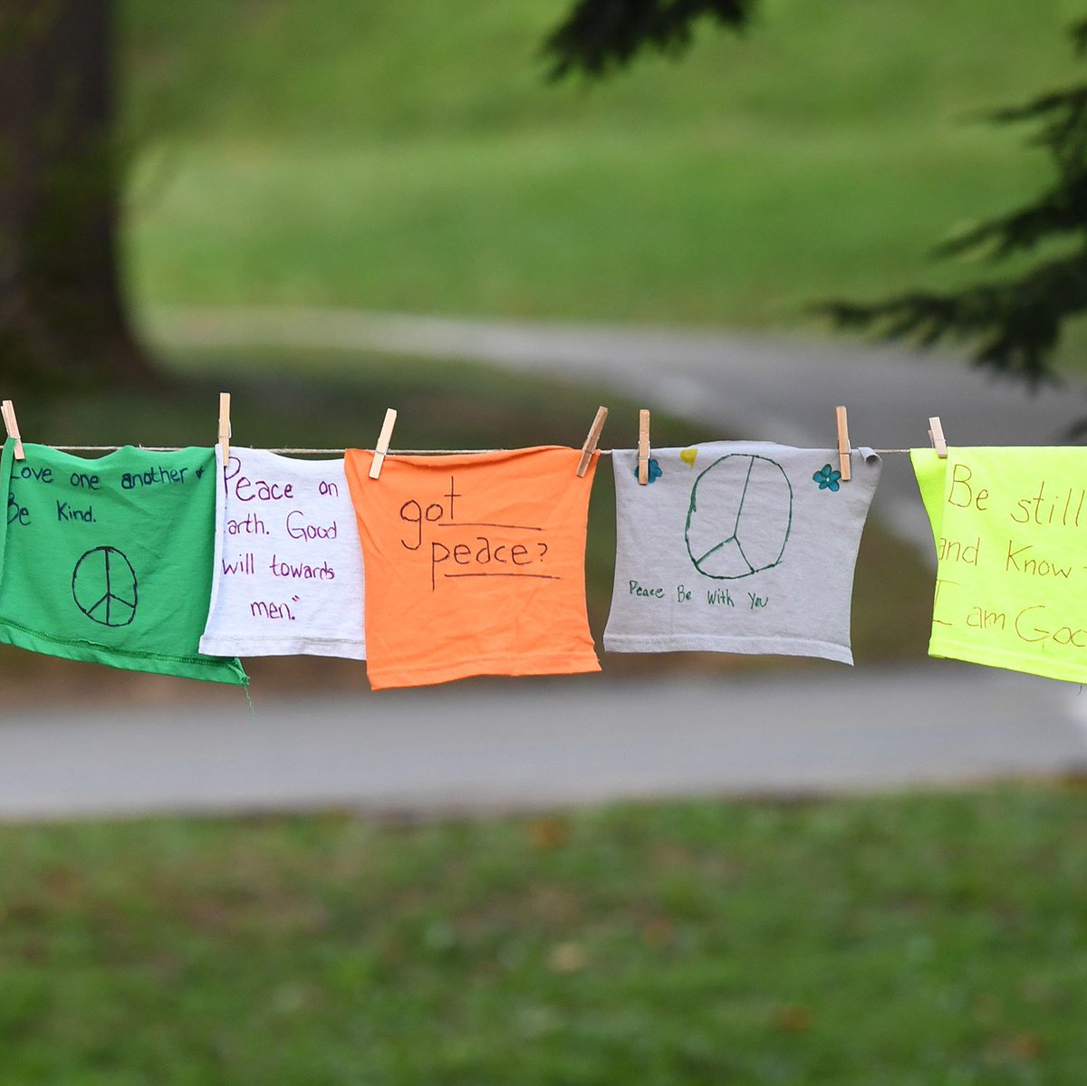 Montreat's tweet photo. We are with our youth today and everyday. Here are a few pieces of peace from #MYC17. You can find gun violence resources at https://t.co/QQSKAPS889 https://t.co/dqVKVwDcCZ