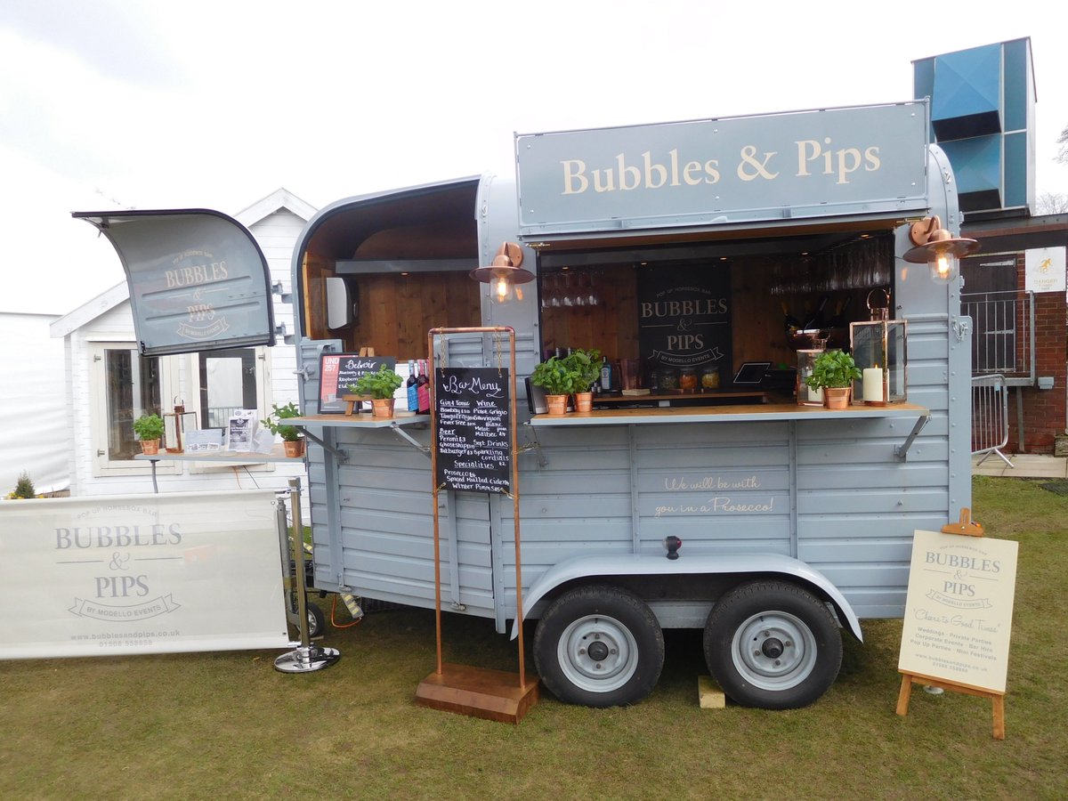 If you are looking for some refreshments over the #hockeyfestival weekend there will be tea, coffee &amp; hot food served from the main marquee. We will also have a bespoke bar in the guise of a vintage horsebox serving alcoholic and non-alcoholic drinks courtesy of <a href="/BubblesandPips/">Bubbles&Pips</a>
