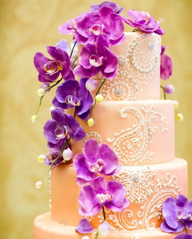 CTRBoston's tweet photo. Nothing like henna designs to bring a cake to life!
#indianwedding #sugarorchids #henna
.
.
.
.
.
#bobweddings2016 #bestofboston #bostonwedding #flashesofdelight #thatsdarling#livethegoodlife#bestofboston2016#bestofboston
#bostonweddings#cakestagram#cake… https://t.co/CMuMo0OXvf https://t.co/ZUwca6phea