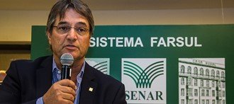 NorteAgroTO's tweet photo. Farsul reage a Lula: “Mesmo condenado, ainda não aprendeu a diferenciar os recursos seus, do governo e da sociedade”
Saiba mais: https://t.co/TqYzK5dwse
#NorteAgroTO #Agronegócio #Agricultura #Farsul #Governo #PT https://t.co/2Hy7u6J0Pp