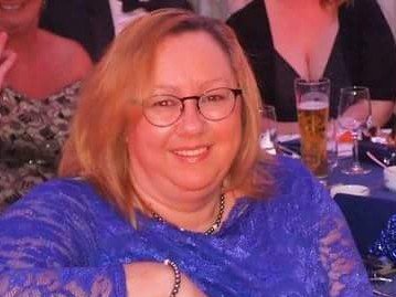 JudithAbbott19's tweet photo. I have to look twice myself Dec 2015 v March 2018. A 2.5 stone difference between photos almost 3.5 stone lost thanks to #slimmingworld https://t.co/uU0FNJa2NV