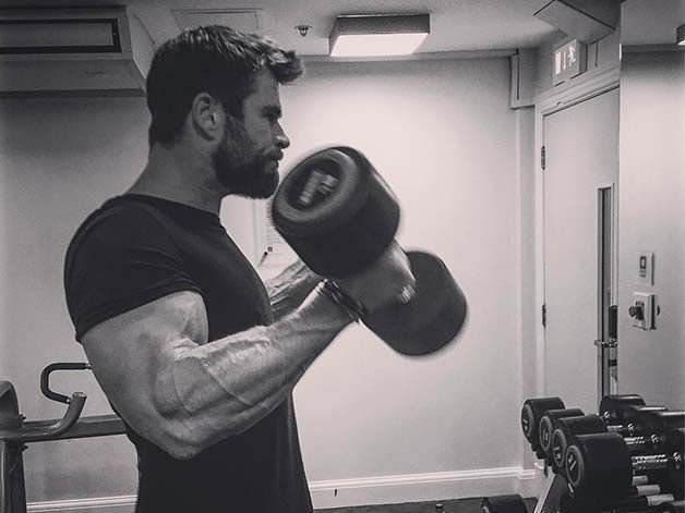 MensHealthUK's tweet photo. Watch the workout Chris Hemsworth used to build god-like arms https://t.co/mYtQNCxQEY https://t.co/z0bbIx1lmg