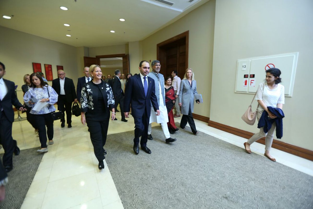 LawranceAli's tweet photo. القمة الثانية للحائزين على جائزة نوبل للسلام 
والقادة من أجل الأطفال تنعقد في عمان بمشاركة قادة عالميين، ومفكرين وأصحاب النفوذ في ٢٦ و٢٧ من هذا الشهر
@AliBinAlHussein @PrimeraDamaPma
@WithEveryChild
#GlobalizingCompassion
#childrenonthemove https://t.co/4p9suxTGzu