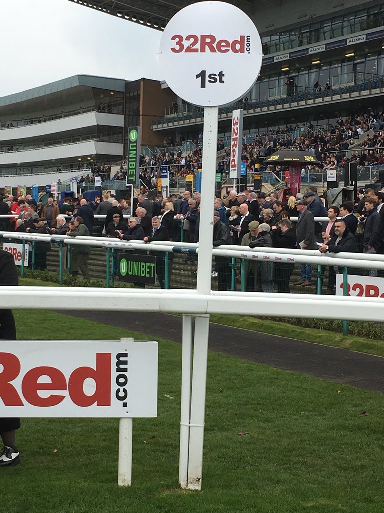 Tonyryan111's tweet photo. @chazaustin10 @BiancaAustin90 @ExcelRacing1 High Acclaim #SpringMile #50s @excelracing https://t.co/5X5SiCJlGi
