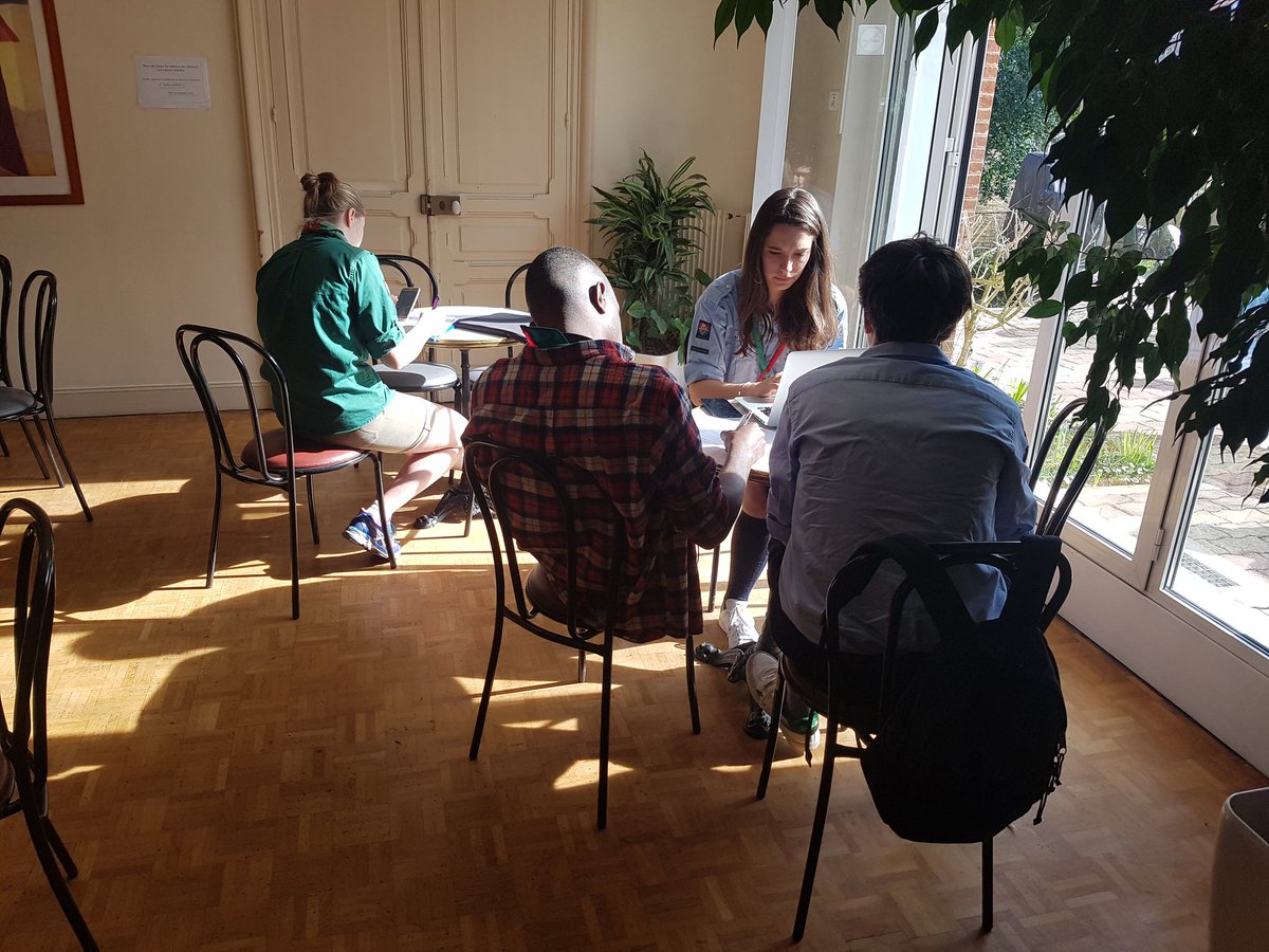 EeudfParis's tweet photo. Le weekend prépa camp de la région Paris est lancé. Sous le soleil c'est tellement plus agréable.
@EEUdF https://t.co/Y8qpVdE8EE