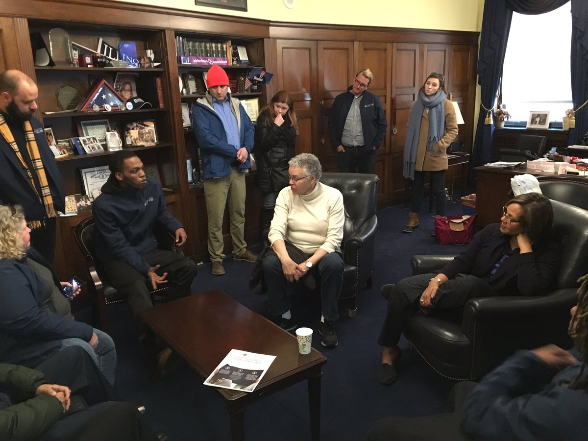 RepRobinKelly's tweet photo. Early Saturday meeting with @ToniPreckwinkle & @CookCtyHealth on gun violence before the #MarchForOurLives. #CookMarches #NeverAgain https://t.co/9YBLxYMnu9