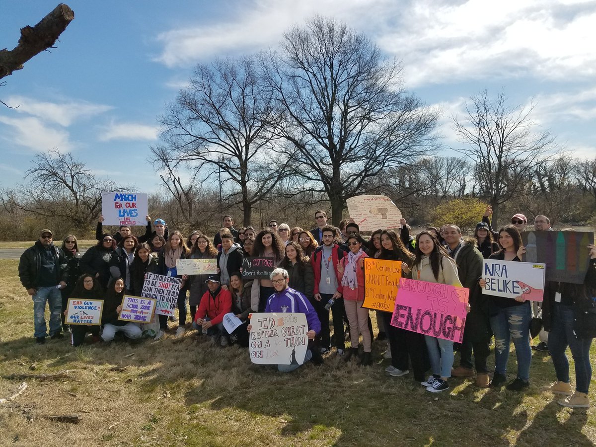 rbarbier67's tweet photo. In DC.
@AFTNJ, @Principal_GHS, @MuchaGhsVP, @mdecarlo262, @AFTunion https://t.co/ciEHDXRwfN