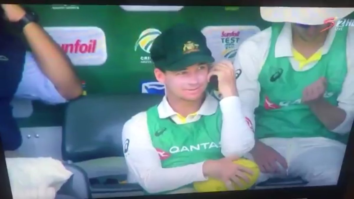 DanSenior97's tweet photo. The face you make when you realise your side have finally been exposed as massive cheats. #SAvAus #SandpaperGate https://t.co/ySApaoqWN5
