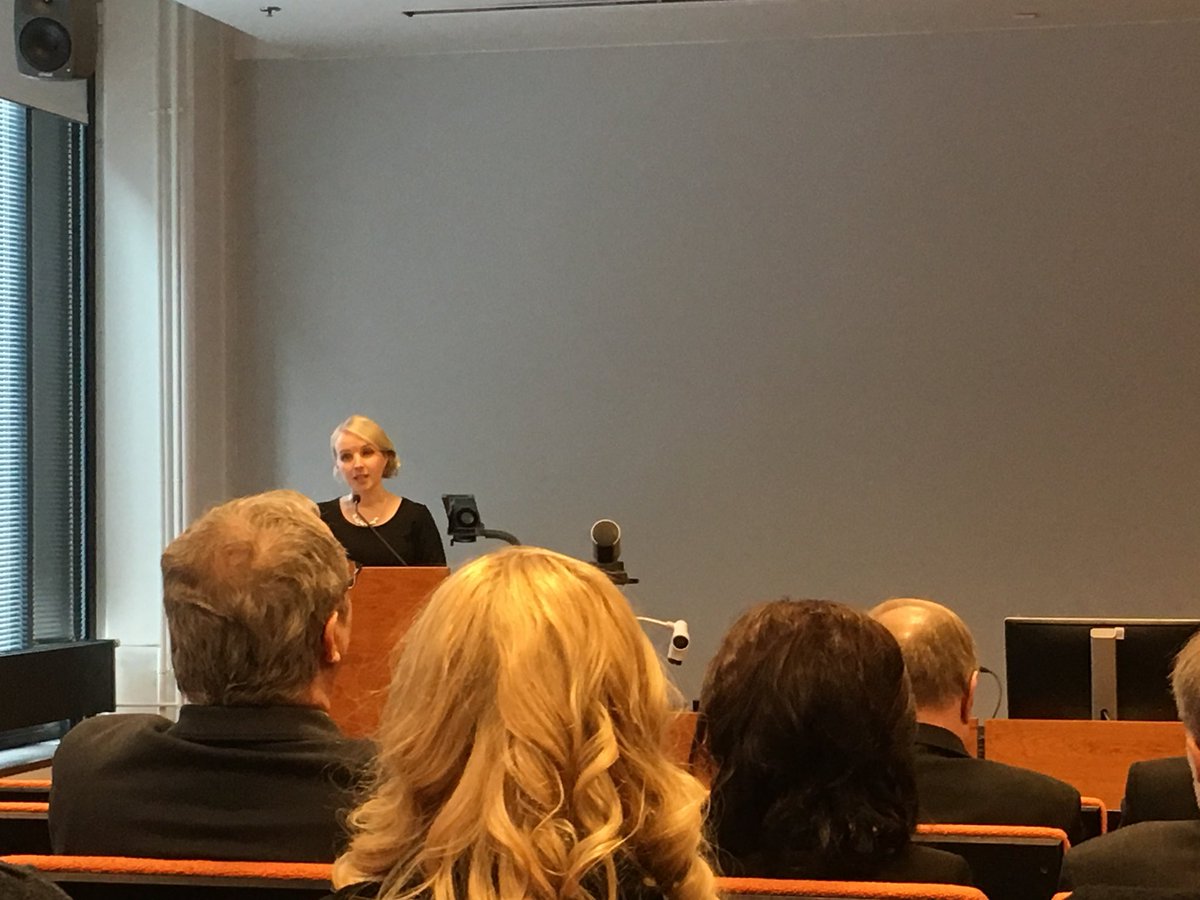 CharVEL_group's tweet photo. KM Laura Pylvään väitöstilaisuus meneillään. ”Taidokas itsesäätely on ammatillisen asiantuntijuuden ytimessä”. https://t.co/oOCmT5TsUy