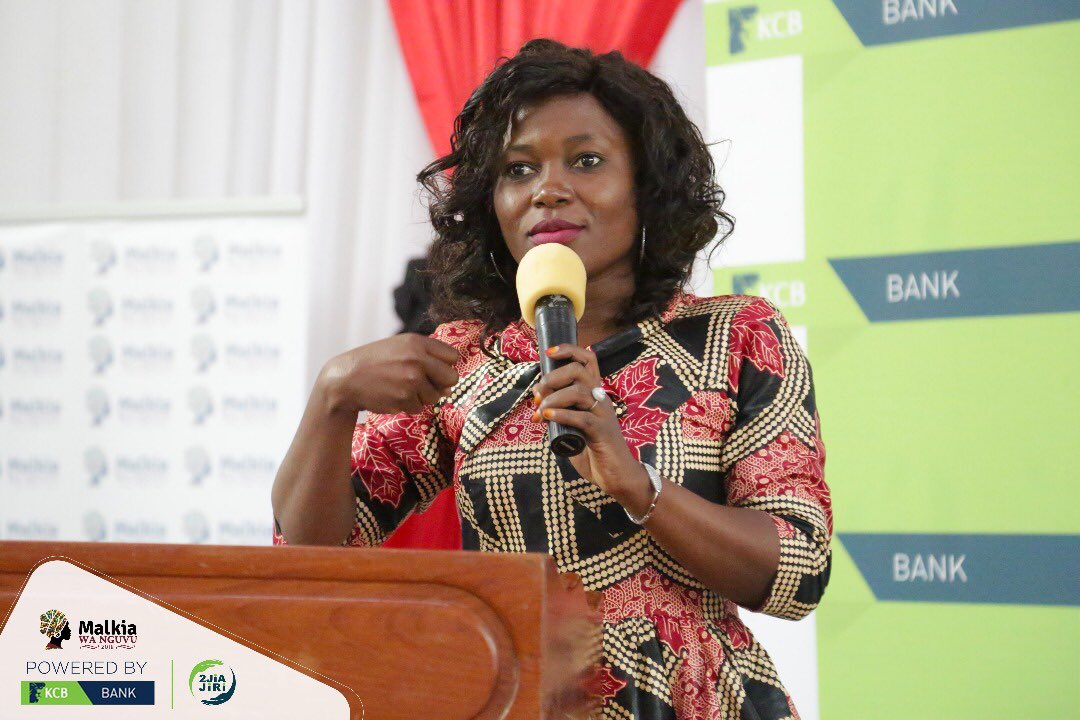 CloudsMediaLive's tweet photo. “Hii ni sehemu sahihi kujifunza misingi sahihi ya kufanikiwa katika biashara, wanawake tunaanzisha sana biashara lakini tunakata tamaa mapema mno.  Lazima tutambue changamoto ndio #Fursa zenyewe. Changamoto hizi ni #KovuLaThamani kwetu ambalo ni kichocheo cha kuwa wewe #Dahuu https://t.co/V9oc1NukK6