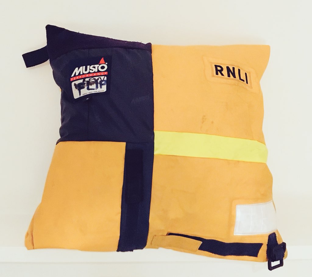 Plump_Design's tweet image. Final cushion finished made from the scraps of a #Musto All weather Lifeboat jacket. 1 jacket 3 cushions. Keepsake for life. #hellyhansen may have taken over but these Mustos will live on forever! #RNLI