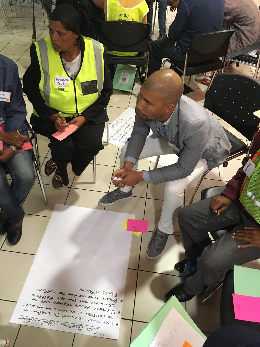 upsafetyfront's tweet image. Sharing how police don’t take proper statements and remove name tags to avoid identification #PublicSafety