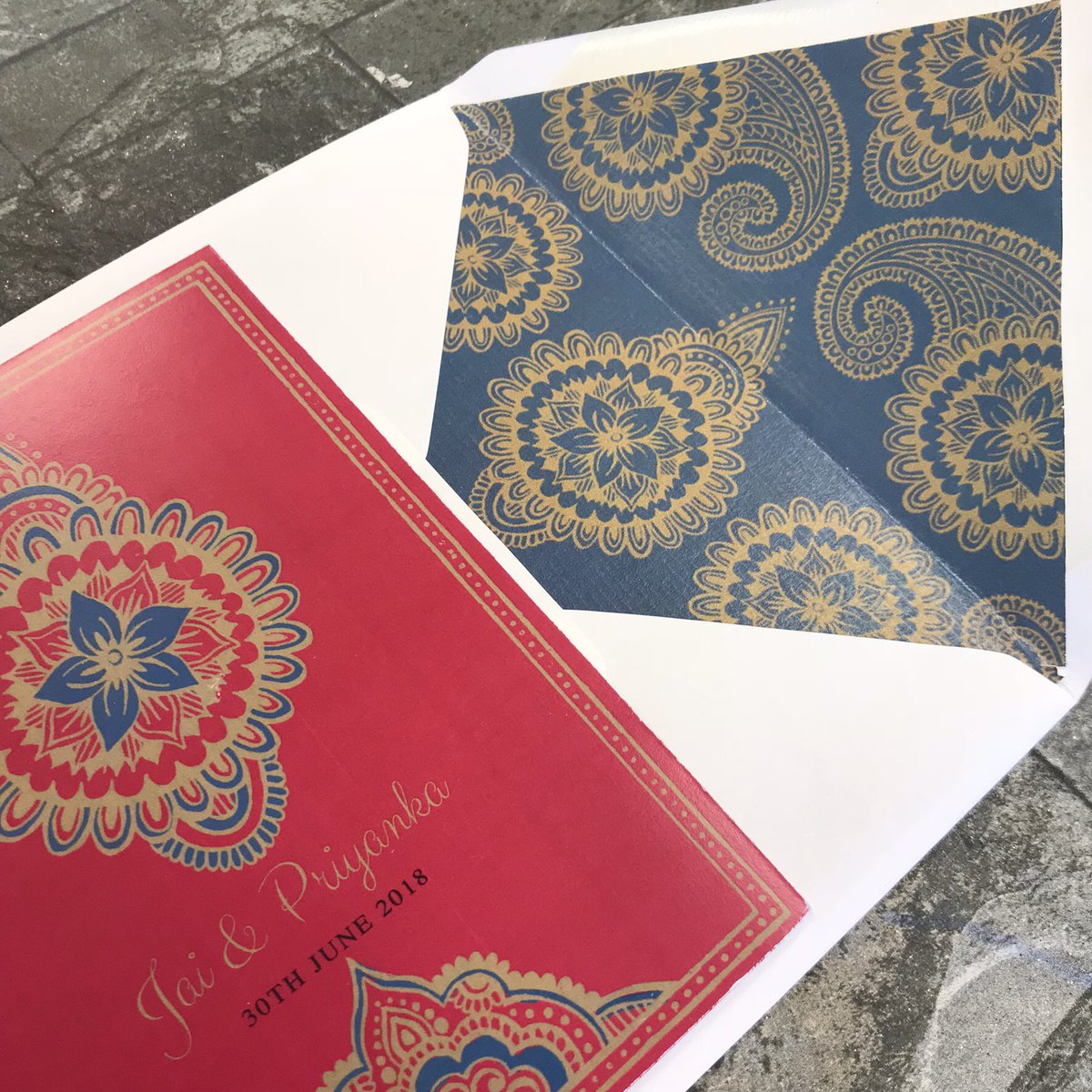 toptabledesign's tweet photo. A before and after....Deva starting an ink drawing for some new invites, to the finished result 🖋💌
#inkdrawing #indianwedding #custominvites #patterns #weddinginspiration https://t.co/8aj6wpRhMl