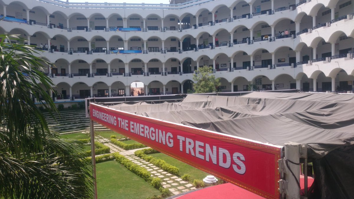 duttprasan's tweet photo. Got the opportunity to judge more than 70 group projects at Vignan Institute of Technology and Science. Annual innovative product covers ideas and implementation from all branches and it is a good culture to maintain the spark in students. #IoT #Demo #Vits #InnovativeJam https://t.co/q0g9751ozF