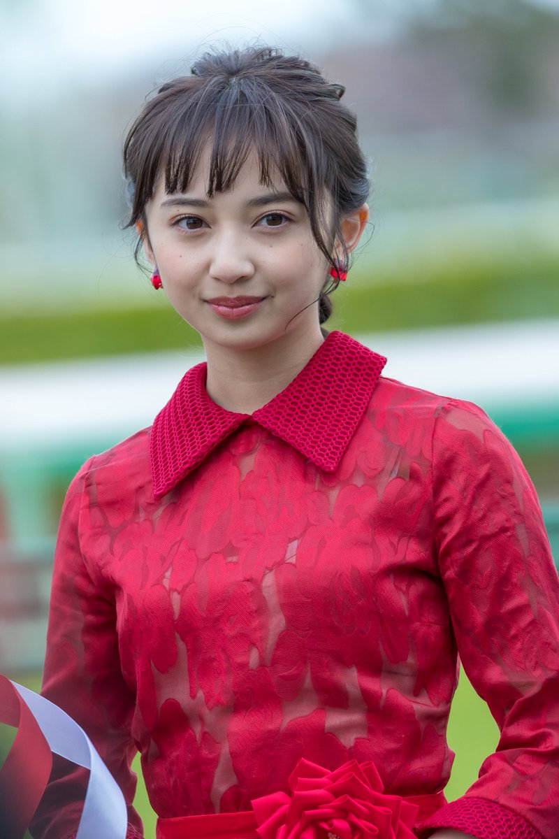 有紗 小宮 小宮有紗、極上くびれの水着姿披露「すっぴんに近いメイクで撮影」