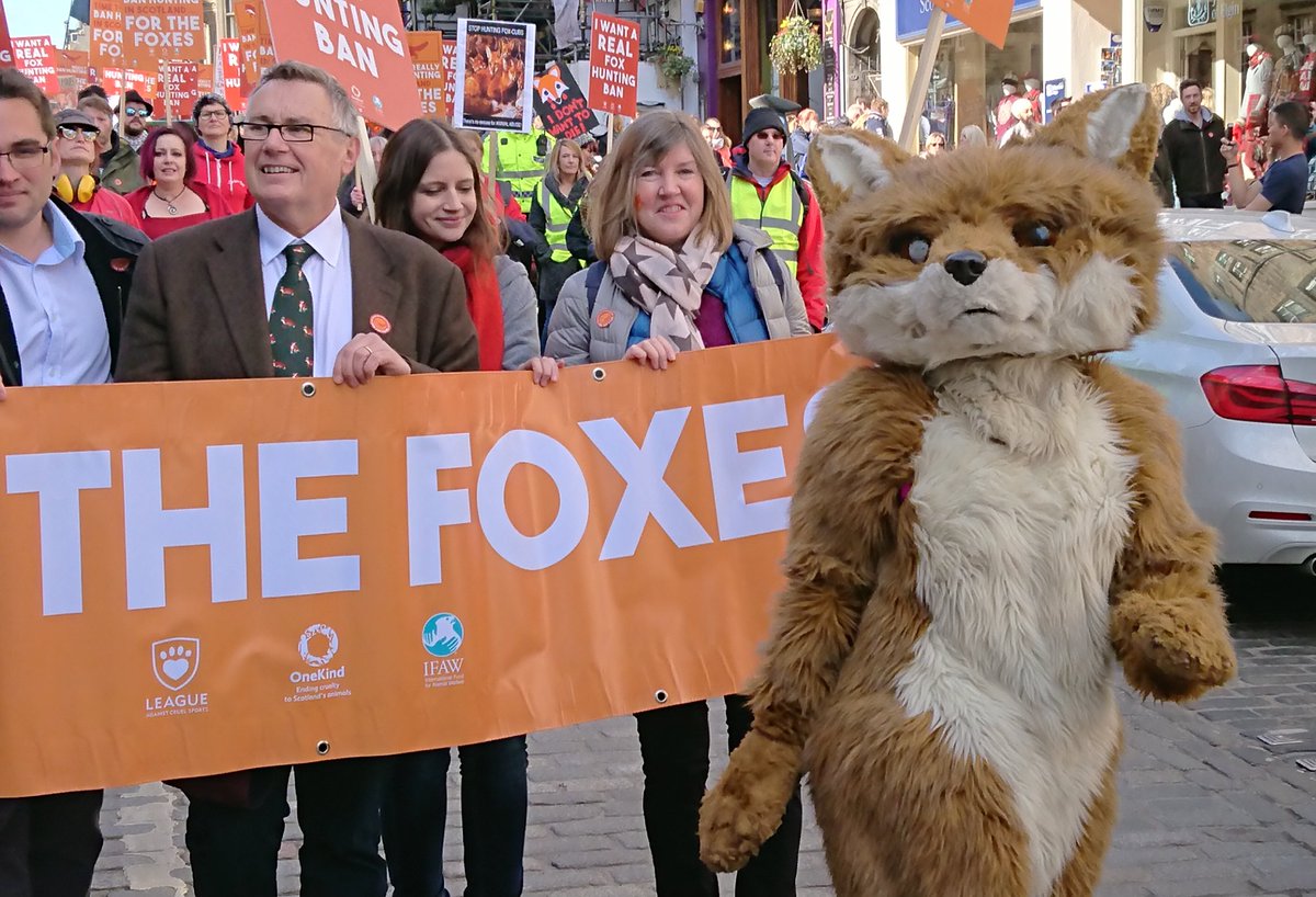 Come and join @AlisonJohnstone at the #ForTheFoxes march, we'll be at Holyrood shortly!
