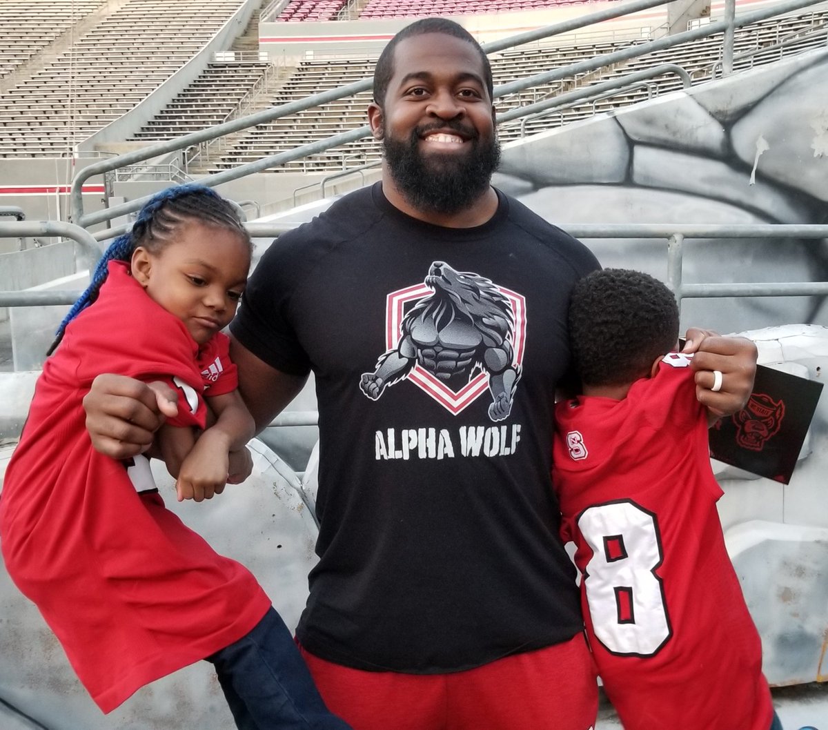OperationTeam8's tweet photo. Operation Teammate with the @PackFootball family at Carter-Finley stadium today.
#memorable #SportingExperience for all the kids.
Huge thank you to MSgt Ballantini of #SJAFB, &amp; Mr. @PeteRoley with the entire 1st class team at #NCState!
@Coach_Ledford
#ImpactfulAthleteInteraction https://t.co/heo9q8qEBT