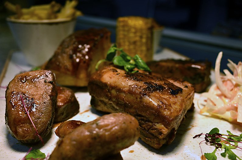 WicketStHelens's tweet photo. If you've planned a night out with your mates this evening and don't fancy walking round the pubs book a table in our warm dining room π01744 28866 #StHelens #SimpleClassics #BeautifullyCooked https://t.co/6CHNrExbGI