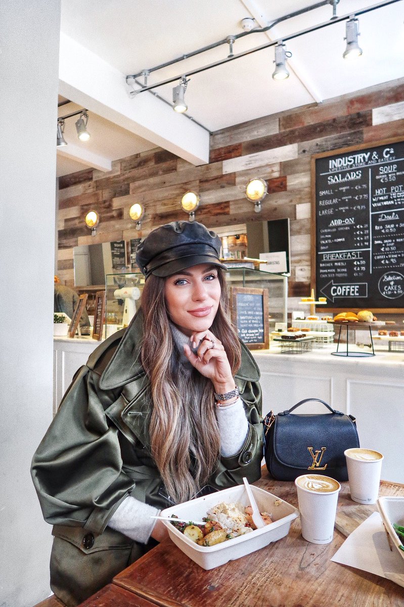 Part of me wants to cut my hair to my shoulders again and part of me wants long boho hair forever 🙈